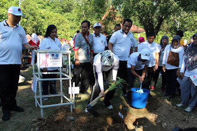 Penanaman Pohon Dari Berbagai Daerah Di Hutan Tinjomoyo 