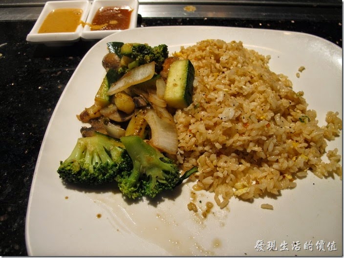 美國-路易斯威爾(Louisville) Sake Blue日本料理。炒飯+主菜+炒菜。