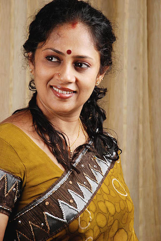 Lakshmi Ramakrishnan South Old Mallu Aunty Latest PicsPhotos Photoshoot images