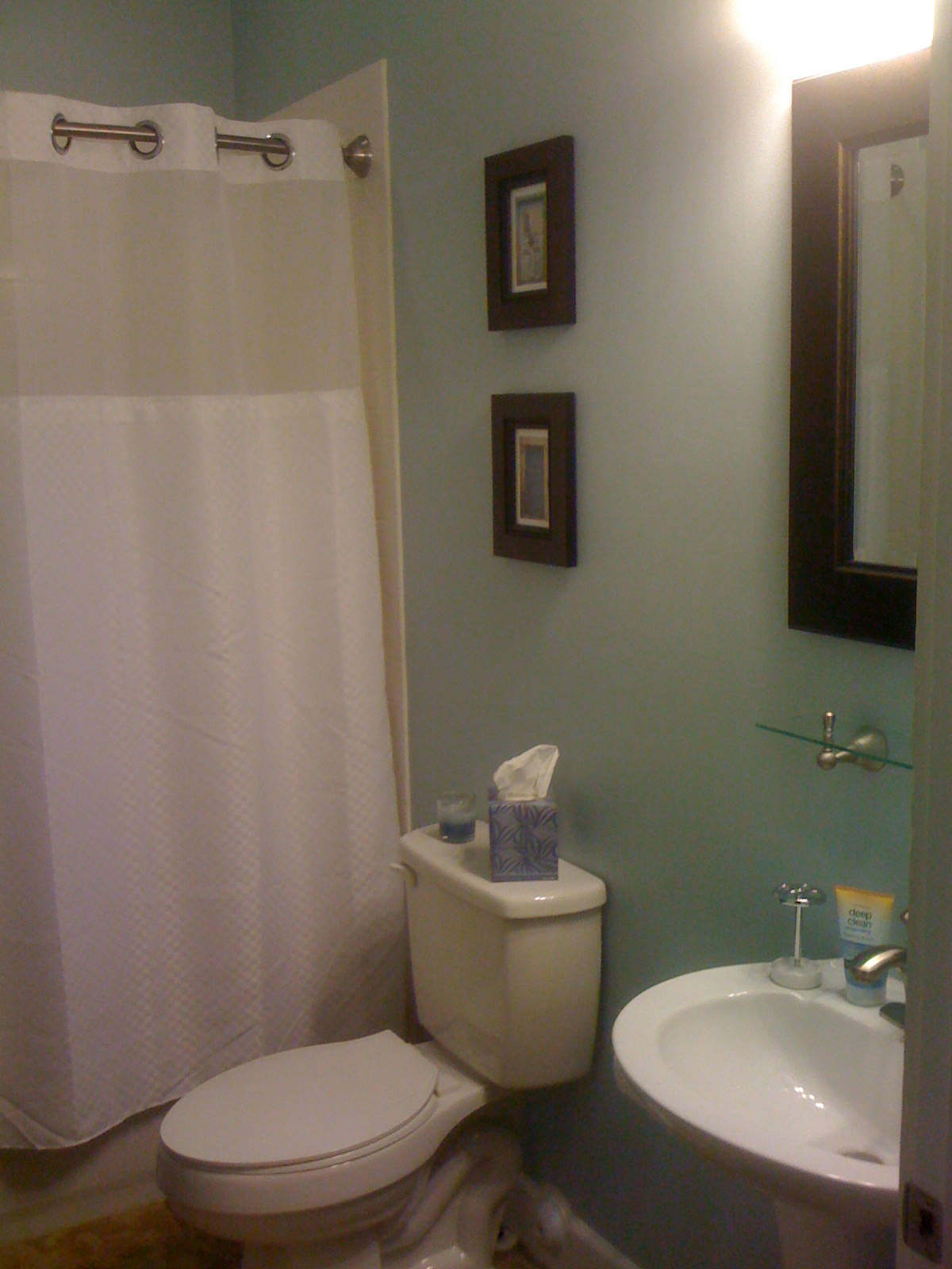 Best Paint Color For A Small Bathroom