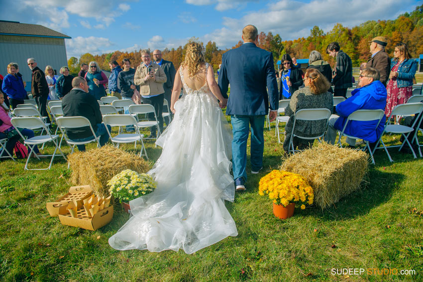 Horse Farm Barn Wedding Photography in Dexter Saline by SudeepStudio.com Ann Arbor Wedding Photographer