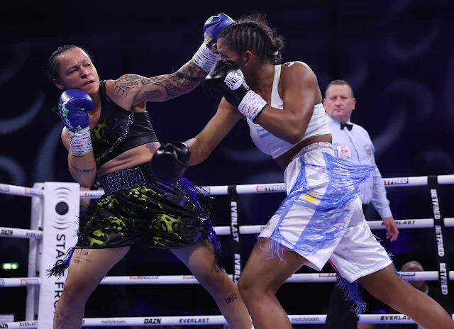 Bia Ferreira derrota argentina e é campeã mundial no boxe profissional