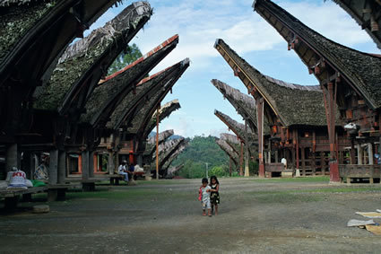 Kesustraan Toraja - Life Is Education