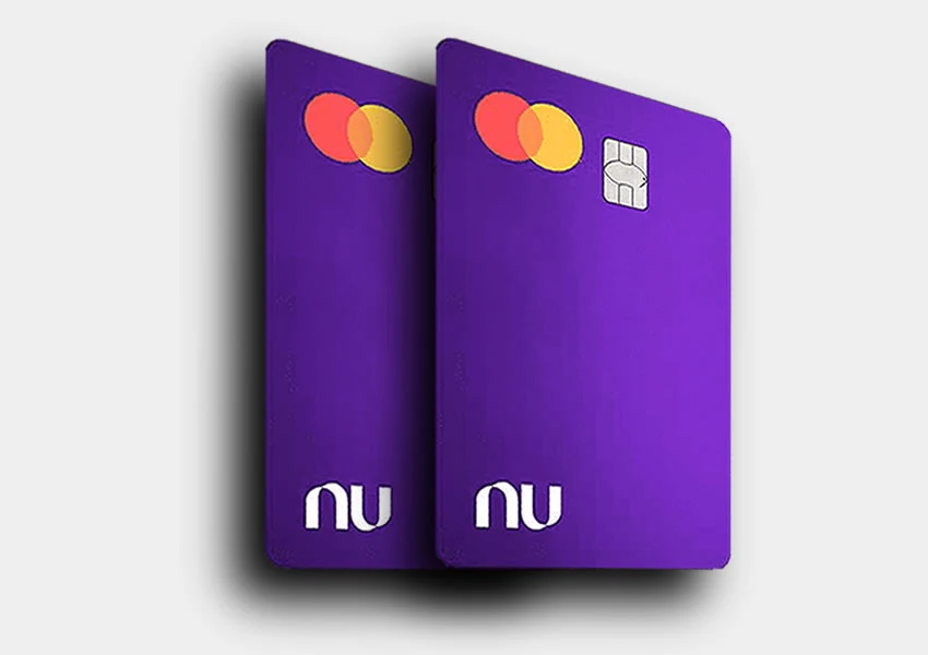 A imagem mostra dois cartões de crédito do nubank