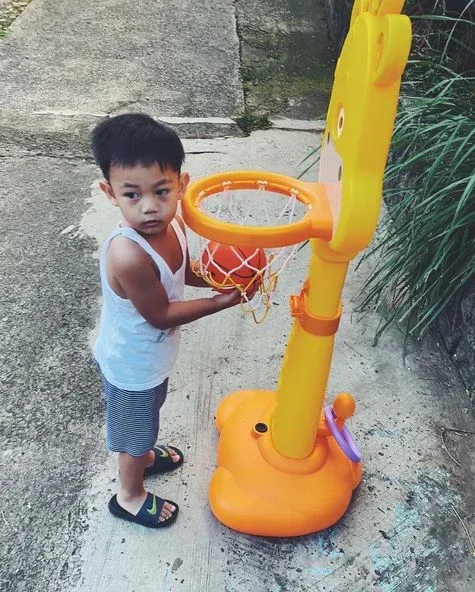 Rafa playing basketball