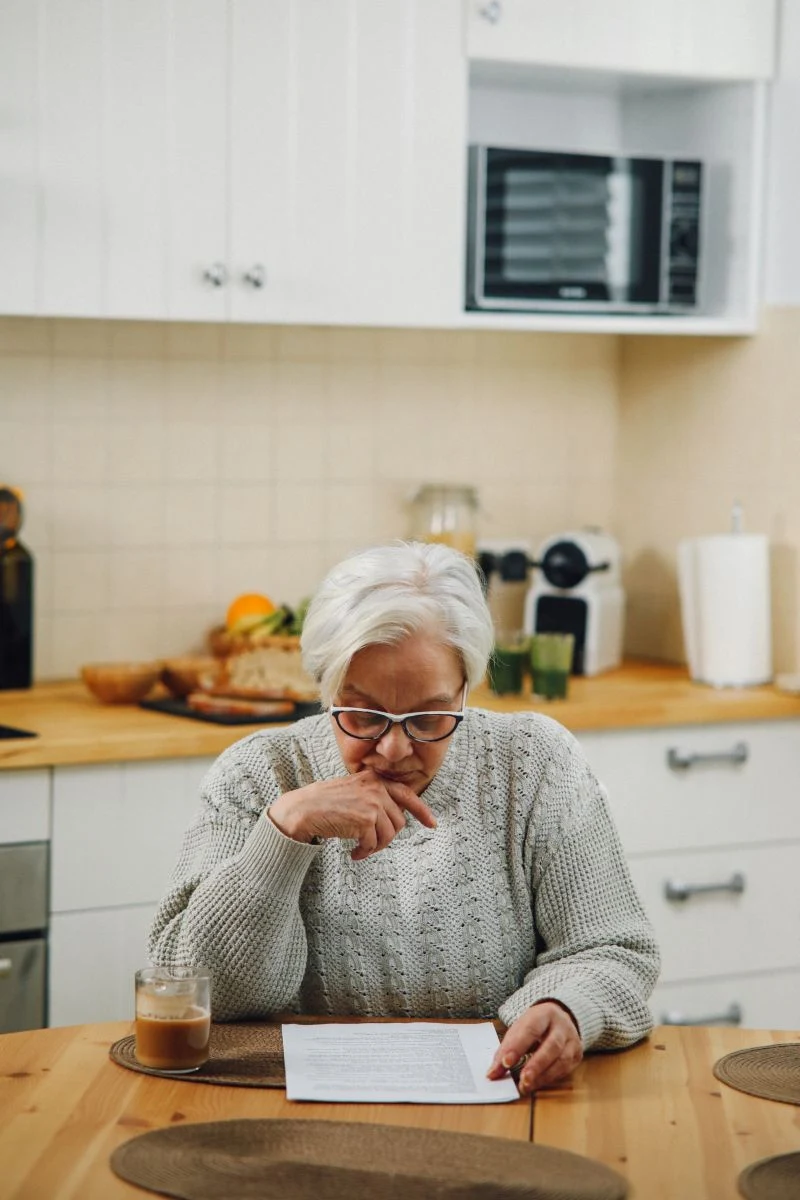 ¿Cómo distinguir los síntomas del Alzheimer a cambios típicos asociados a la vejez?