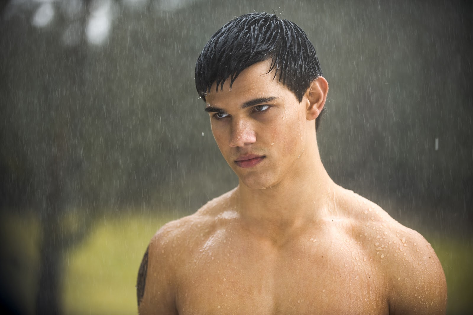 Taylor Lautner Shirtless