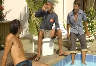 Greg Centauro, Sebastian Barrio y Francesco Malcom sonrientes en la piscina