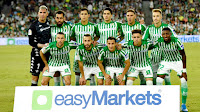 REAL BETIS BALOMPIÉ. Temporada 2019-20. Joel Robles, Borja Iglesias, Aissa Mandi, Marc Bartra, Joaquín, Loren. Pedraza, Canales, Andrés Guardado, Álex Moreno y Emerson. REAL BETIS BALOMPIÉ 1 S. D. EIBAR 1. 05/10/2019. Campeonato de Liga de 1ª División, jornada 8. Sevilla, estadio Benito Villamarín (47.056 espectadores). GOLES: 0-1: 34’, Orellana, de penalti. 1-1: 69’, Loren.