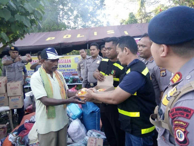 Tim Medis Polda Maluku Periksa Kesehatan Warga Suku Mausu Ane