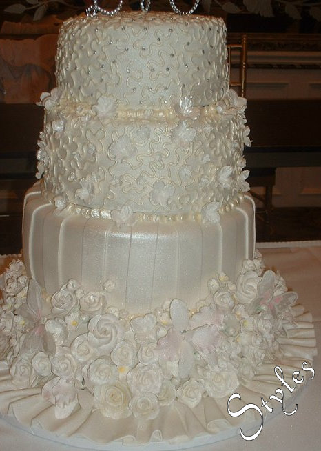 Elegant and Glamorous Wedding cake Posted by Cakes by Styles at 841 PM