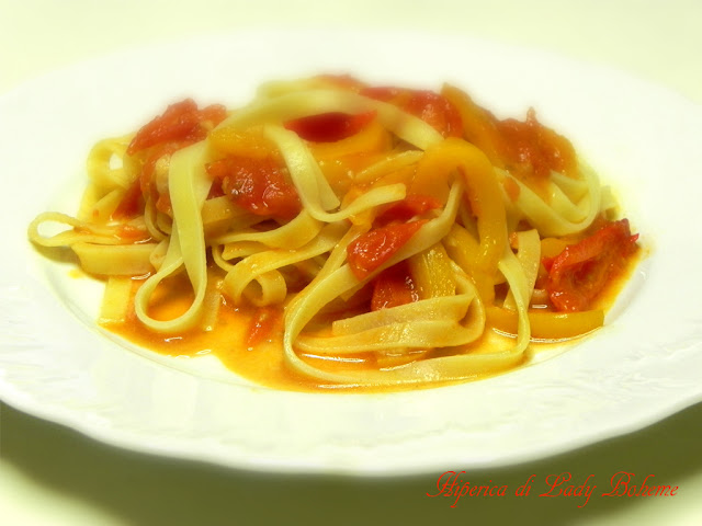 hiperica_lady_boheme_blog_cucina_ricette_gustose_facili_veloci_tagliatelle_alla_senape_e_peperoni_4