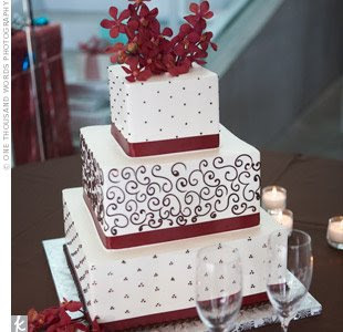 luxurious wedding cake