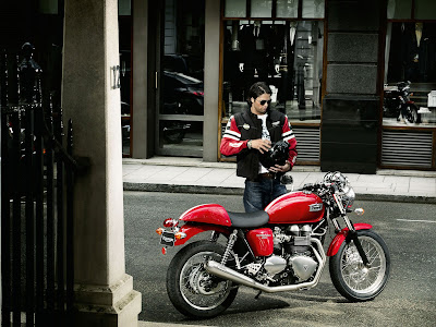 2010 Triumph Thruxton red