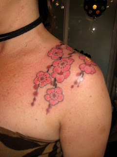 Female Tattoo With Hawaiian Tattoo Designs Especially Hawaiian Flower Tattoo Gallery 2