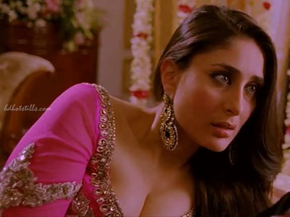 kareena kapoor cleavage