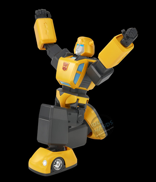 Robosen Robotics TRANSFORMERS Bumblebee G1 Performance Robot 11