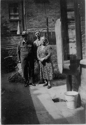 Henry David & Beatrice Minnie Dent née Dengate, with their son Reg