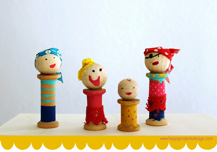 DIY muñecas con cuentas y carretes de madera