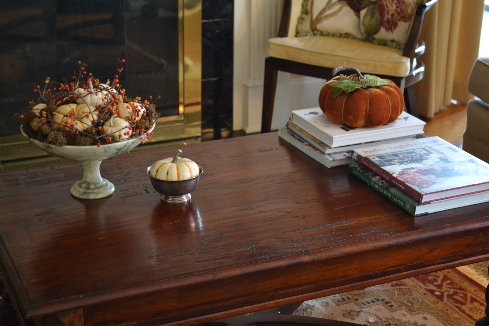 Simple tabletop displays add a little more color to our living room. title=