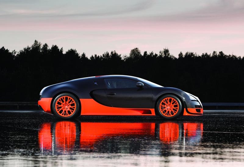 The Bugatti Veyron Super Sport achieved a new landspeed world record 