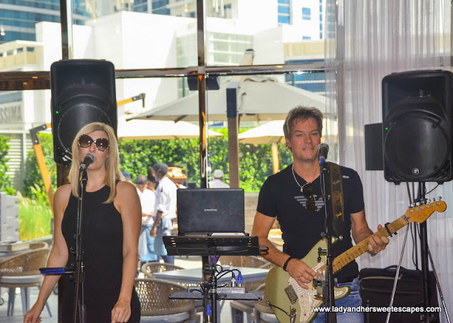 live music in tailgate brunch dubai