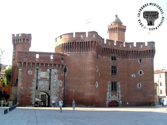 PERPIGNAN (66) - Le Castillet (XIVe-XVe siècles)