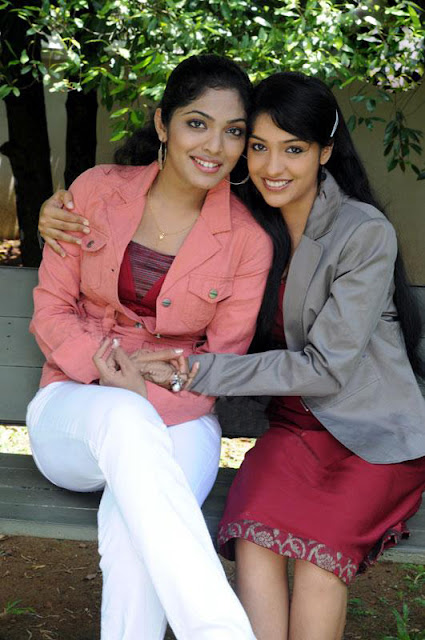 Archana Kavi and Rima Kallingal Together photogallery wallpapers