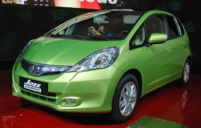 Mobil Honda Jazz Hybrid 2011