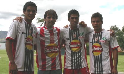 ARTURO MACIAS VISITÓ A NECAXA...