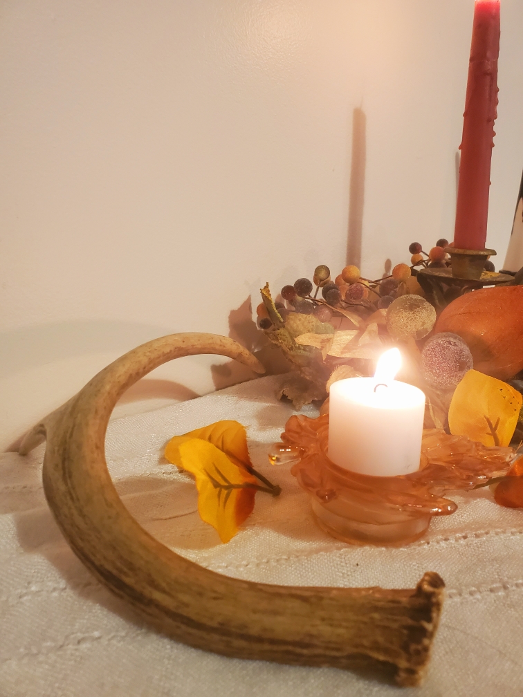 Autumn Equinox, altar, sabbat, Mabon, August Eve, witchcraft, witchy, hedgewitch, pagan, neopagan, wiccan, wicca