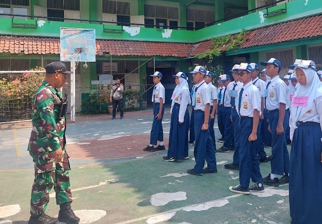 Babinsa Koramil 01/Menteng Laksanakan Army Go To School di SMPN 280 Jakarta