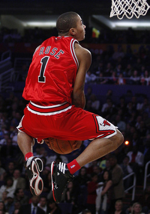 derrick rose dunking pictures. derrick rose dunking on pacers