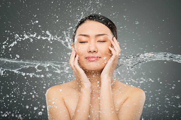How To Keep Your Skin Hydrated And Glowing