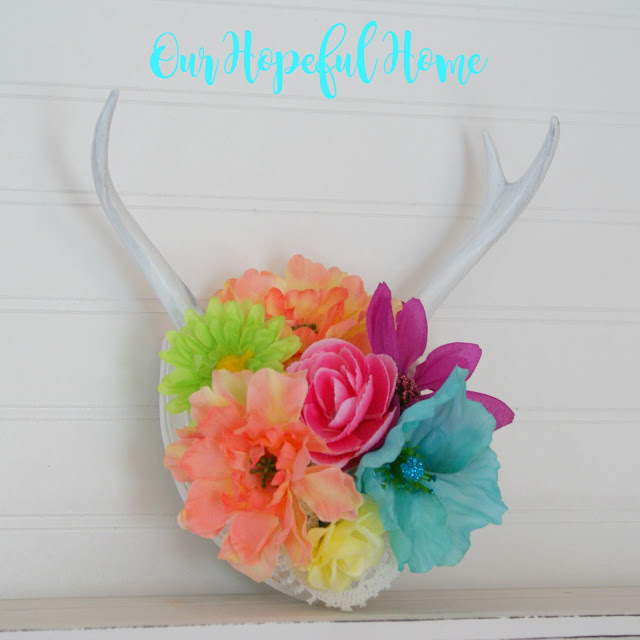 DIY boho flower antler decor