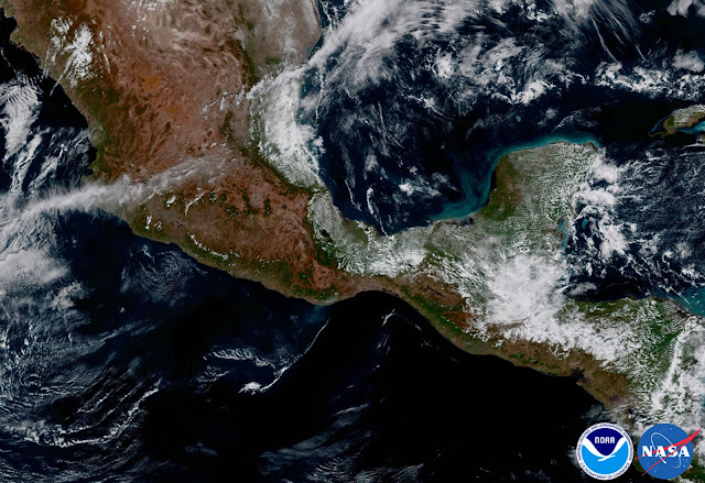 Một cách nhìn thoáng đãng về vùng bán đảo Yucatan và những quốc gia Trung Mỹ. Hình ảnh: NOAA/NASA.