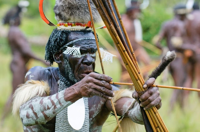 Suku Asmat – Upacara Adat, Rumah Adat, Bahasa, Seni Tari &amp; Ukiran