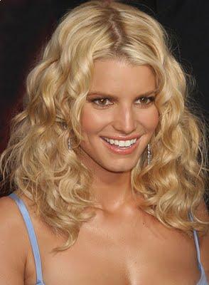 Trendy blonde hairstyle for 2010