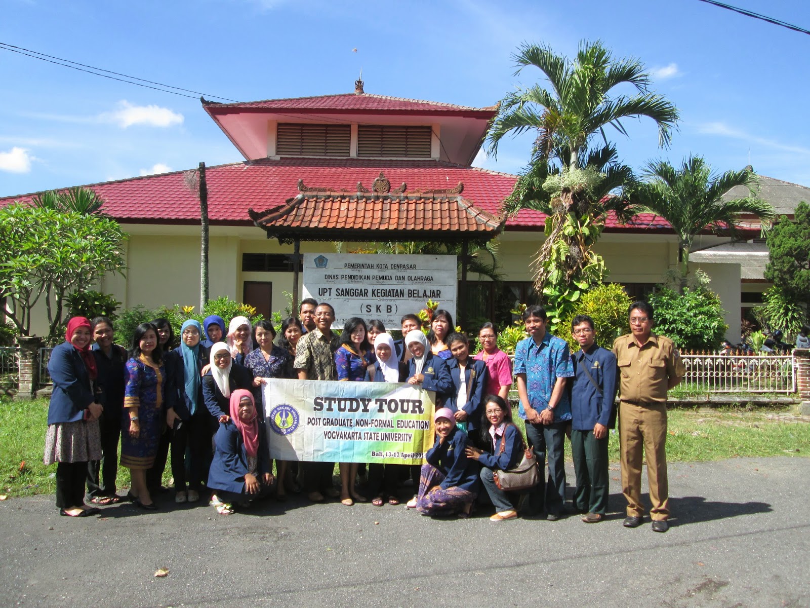 Kota Denpasar mendapat kunjungan dari Mahasiswa UNY Universitas Negeri Yogyakarta Mereka berjumlah 17 orang mahasiswa S2 jurusan PLS Pendidikan Luar