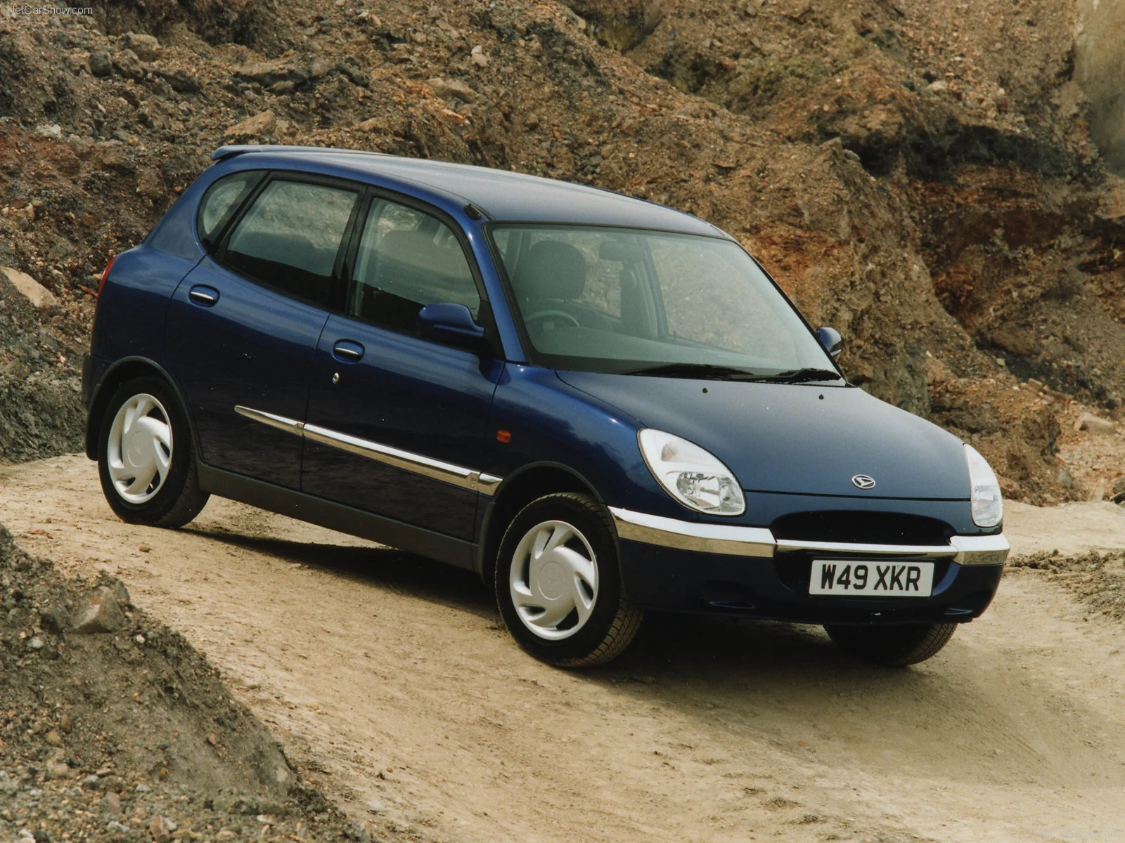 Hình ảnh xe ô tô Daihatsu Sirion 1999 & nội ngoại thất