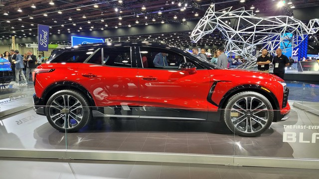 Lộ diện SUV điện chạy 515km khi no pin, ngập công nghệ, có làm khó VinFast VF8 trên đất Mỹ? - Ảnh 7.