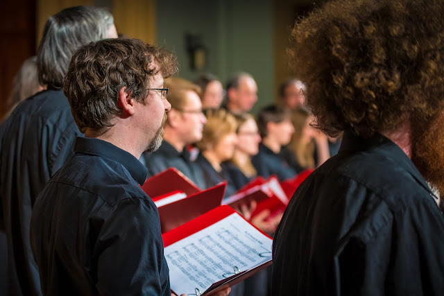 The Stairwell Carollers, photo credit Iryna Zamchevska (OCISO)