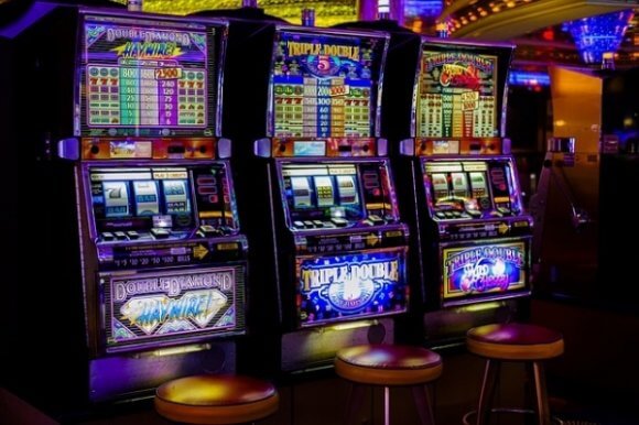 Why are slots so popular on the Internet?