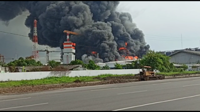 Kapal tanker terbakar di Belawan