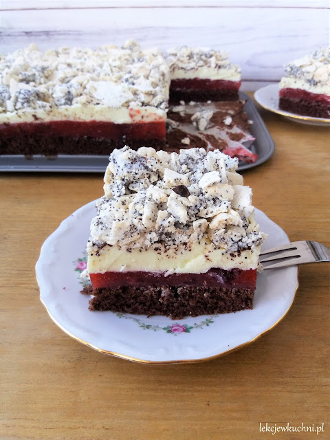 Ciasto Telimena z truskawkami, budyniem i bezą / Layer Strawberry Cake