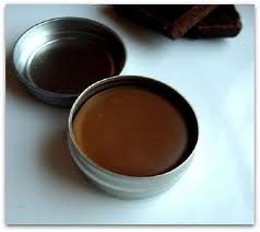 perawatan natural alami bibir lip balm coklat