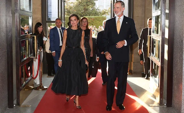 The 2nd Skin Co spring summer 2022 collection. Queen Letizia wore a black dress by The 2nd Skin Co. Dior bracelet