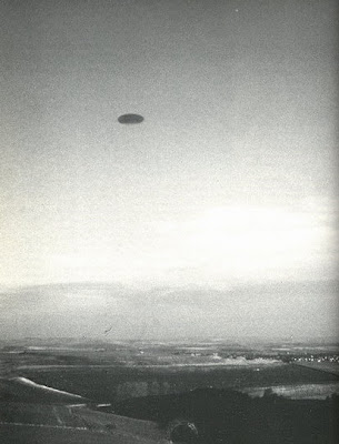 UFO Pictures - 138 Years of UFO Sightings 1870-2008 Seen On www.coolpicturegallery.net