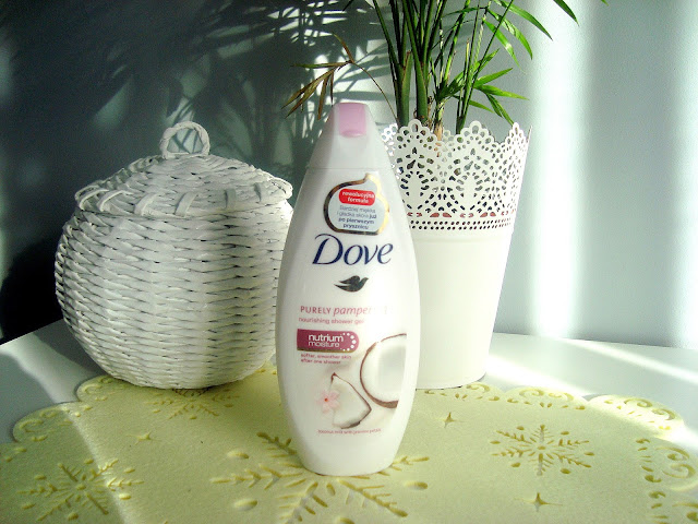 [RECENZJA] Dove, Purely Pampering Coconut Milk & Jasmine Petals, Shower Gel (Rozpieszczający żel pod prysznic)