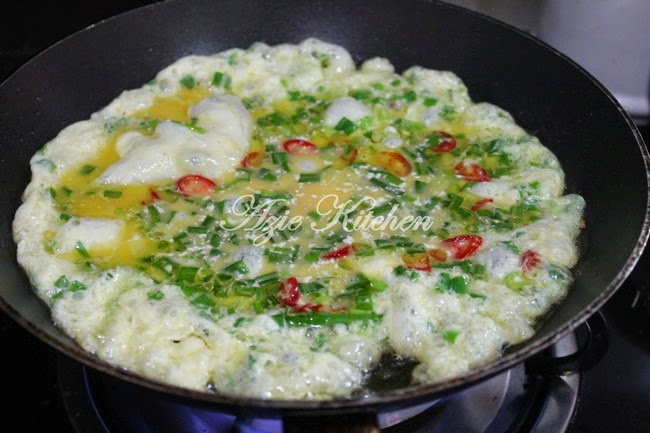 Telur Goreng Daun Bawang Sedap - Azie Kitchen